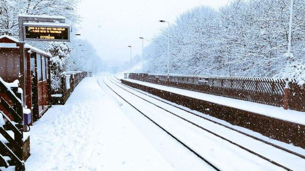 Cottingley railway station