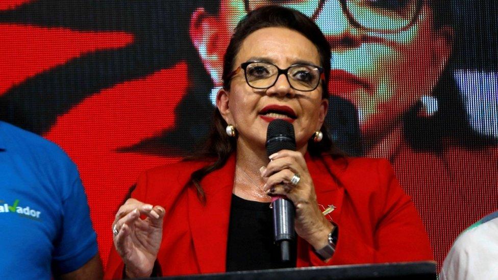 Presidential candidate Xiomara Castro speaks after knowing the partial results of the elections, in Tegucigaloa, Honduras, 28 November 2021.