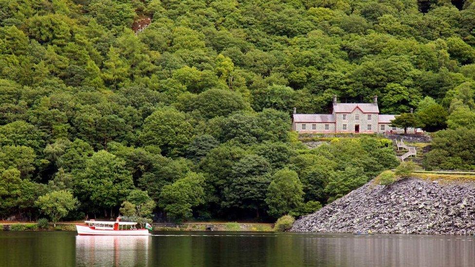 Padarn Country Park