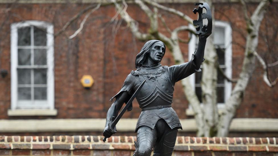 A statue of King Richard III