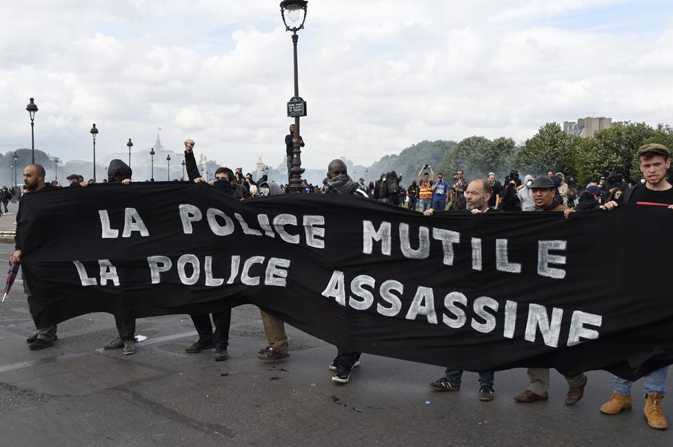 Anti-police banner in Paris, 14 Jun 16