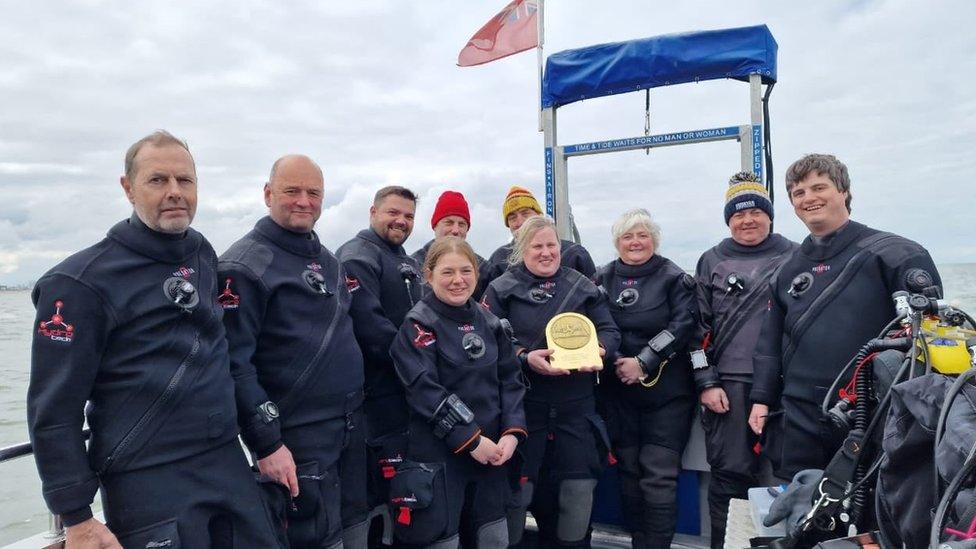 Team of ten divers from Discover Diving