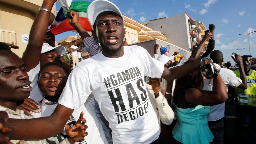 Supporters of president-elect Adama Barrow celebrate his inauguration at Gambia's embassy in Dakar, Senegal (January 19, 2017)