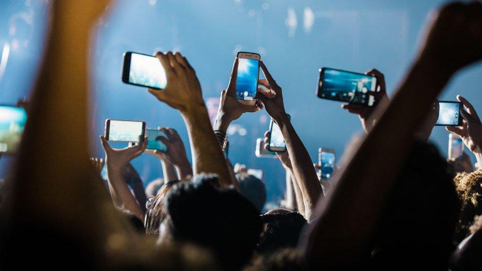 Smartphones at concert