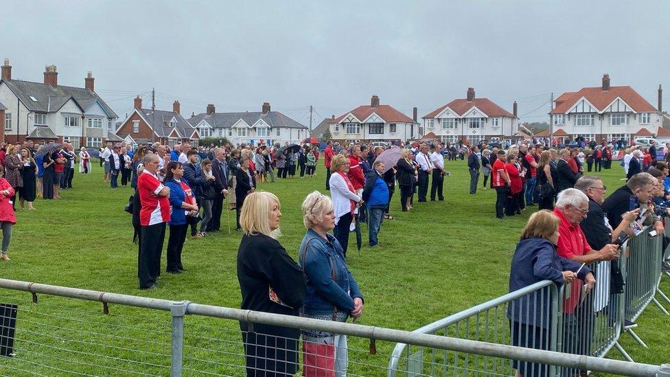 Crowd at Tommo's funeral