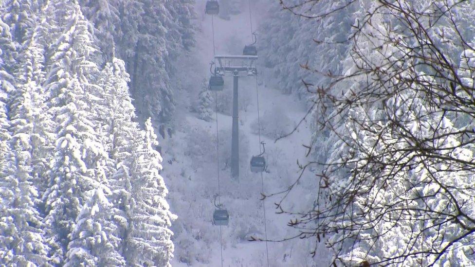 Although dozens of other cable cars were on the route at the time of the accident none of them was affected by the accident