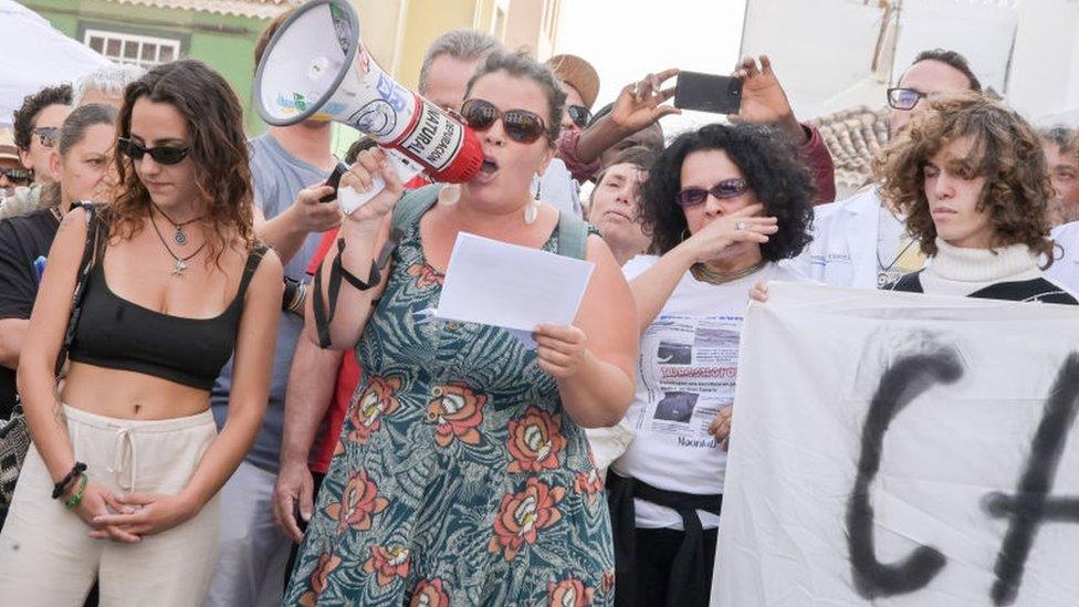 Activists start a hunger strike, next to the Church of La Concepcion in La Laguna, on 11 April, 2024