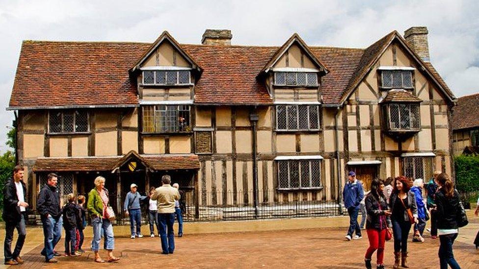 A picture of Shakespeare's home in Stratford-upon-Avon.