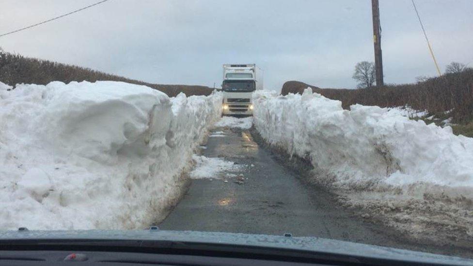 Lorry stuck in snow in Newtown