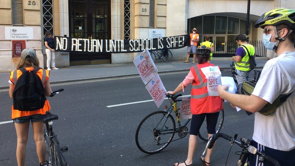 Protest outside DFE