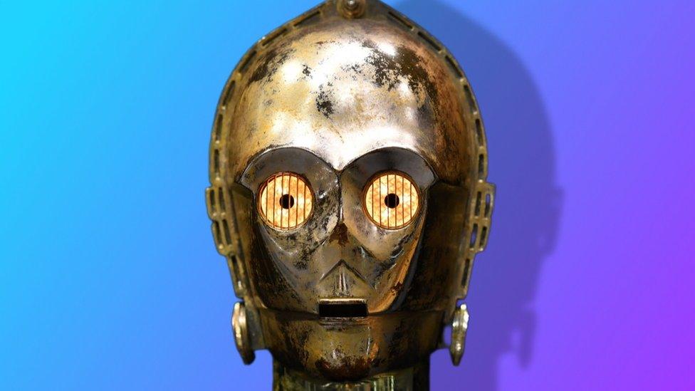 C-3PO head.