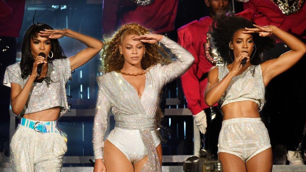 Michelle (left) alongside Beyonce and Kelly Rowland