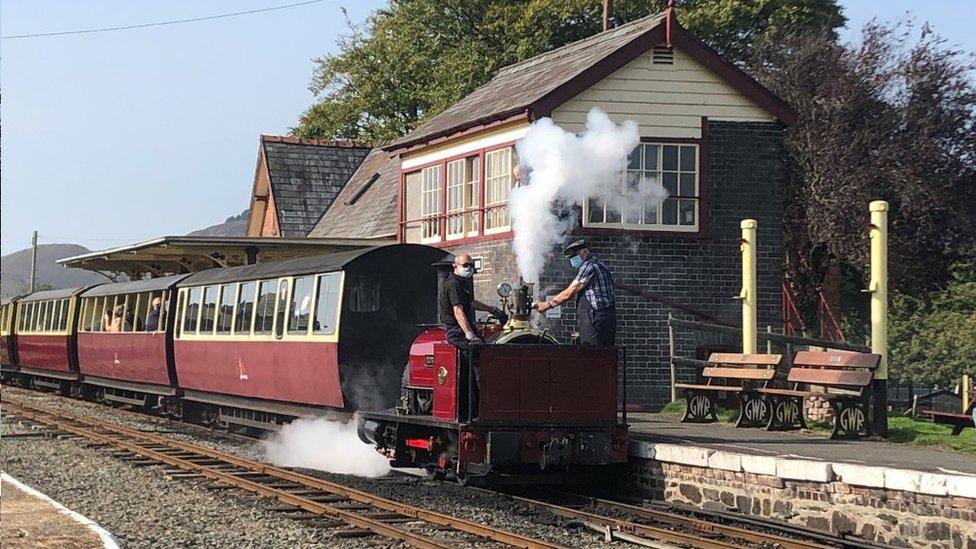 Train at Llanuwchllyn