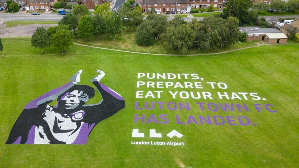 Luton Town mural at Stockwood Park, Luton