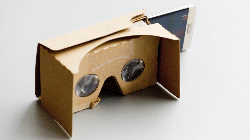 Google Cardboard unit and mobile phone