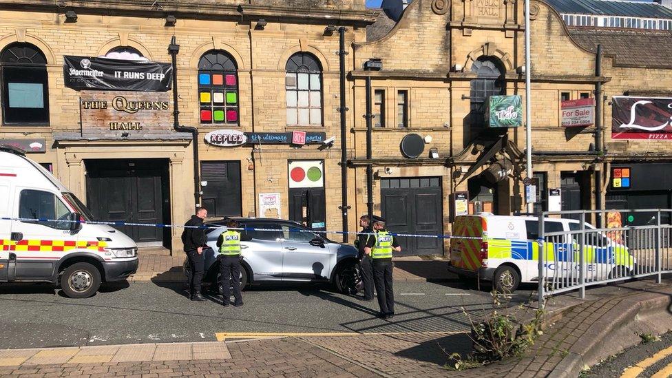 Police cordon in Morley Street, Bradford