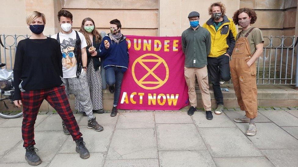 XR activists at Dundee Sheriff Court