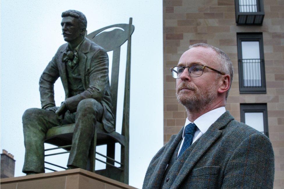 Andy Scott with sculpture