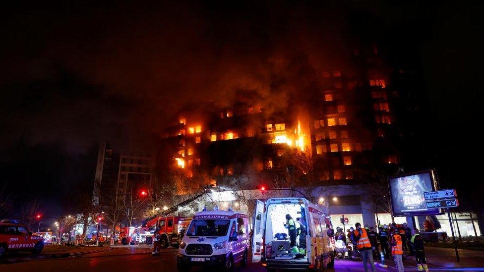 A building on fire in Valencia