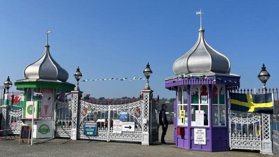 Mynedfa Pier Bangor