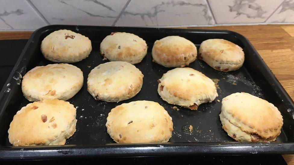 scones-baking-tray.