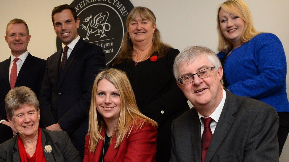 Mark Drakeford a'i weinidogion