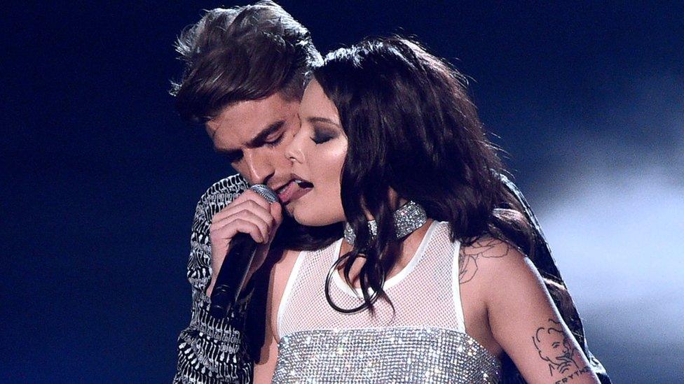 Taggart and Halsey performed Closer at the MTV Awards in September