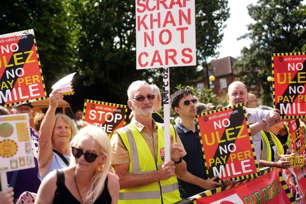 Anti-Ulez protesters