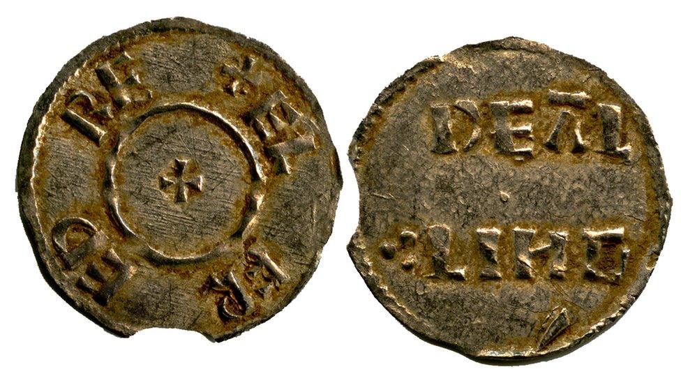 Two-lline coin