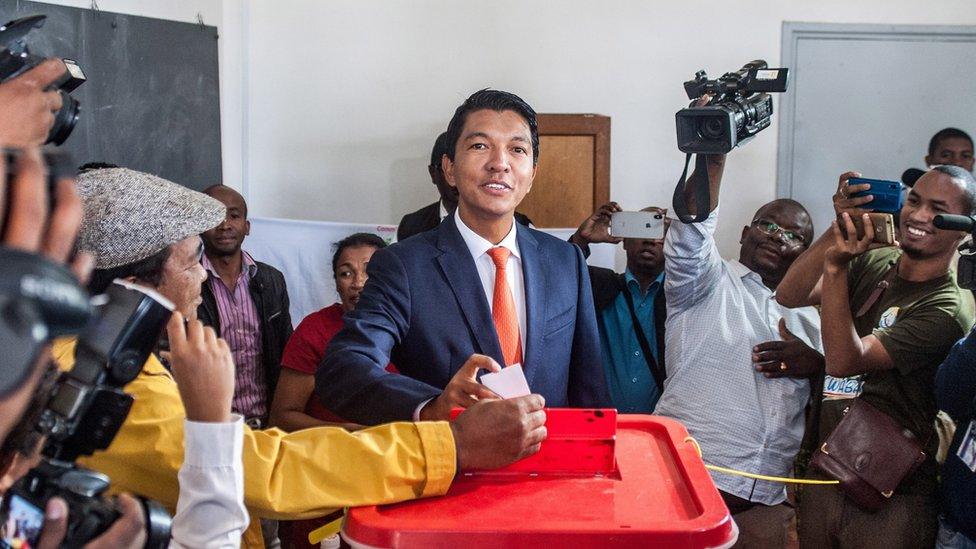 Andry Rajoelina casts his second round vote