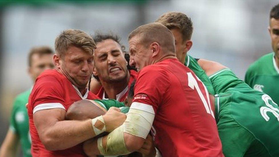 Dan Biggar, Josh Navidi a Hadleigh Parkes