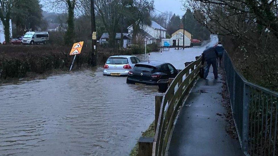 Llanbedr-y-fro