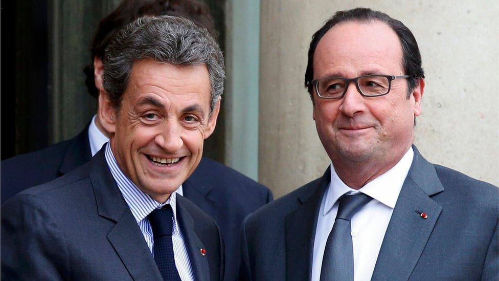 Nicolas Sarkozy (L), former president and current head of the Les Republicains political party, and French President Francois Hollande after their meeting at the Elysee Palace in Paris, France (January 22, 2016)