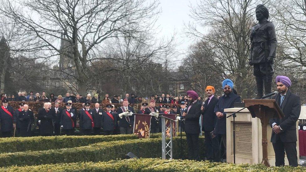 Sikh statue
