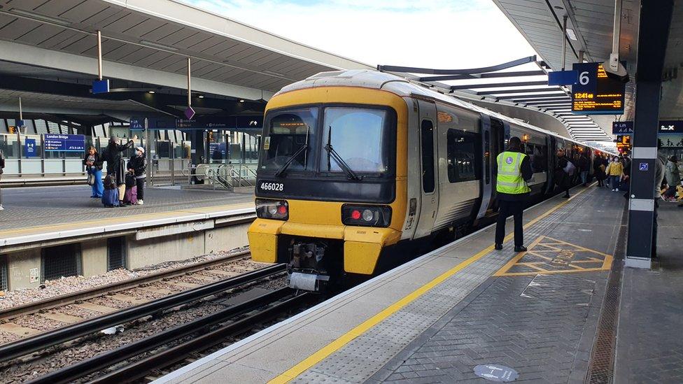 Southeastern Train at London Bridge