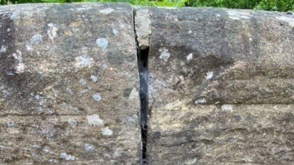 Vertical crack in bridge wall