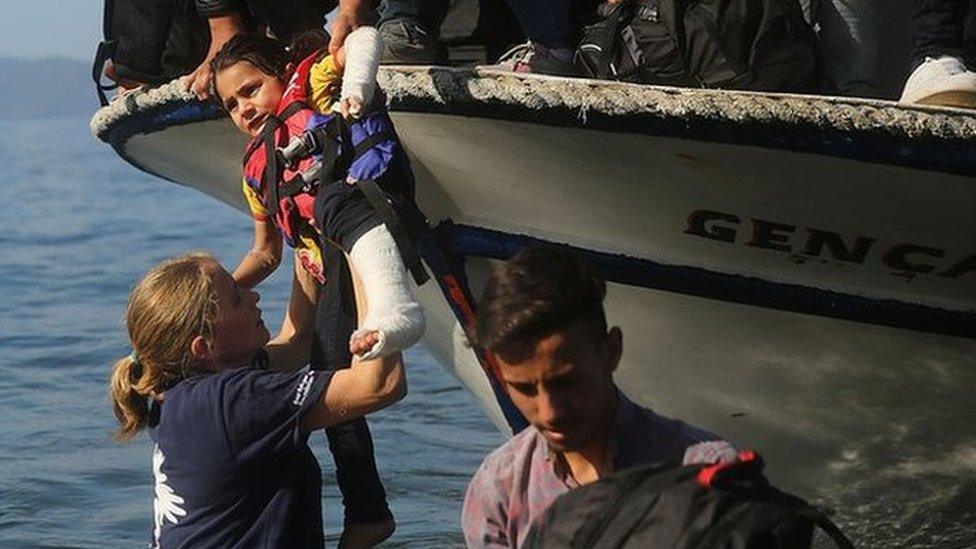 Syrian and Iraqi refugees arrive in Lesbos (13 October)