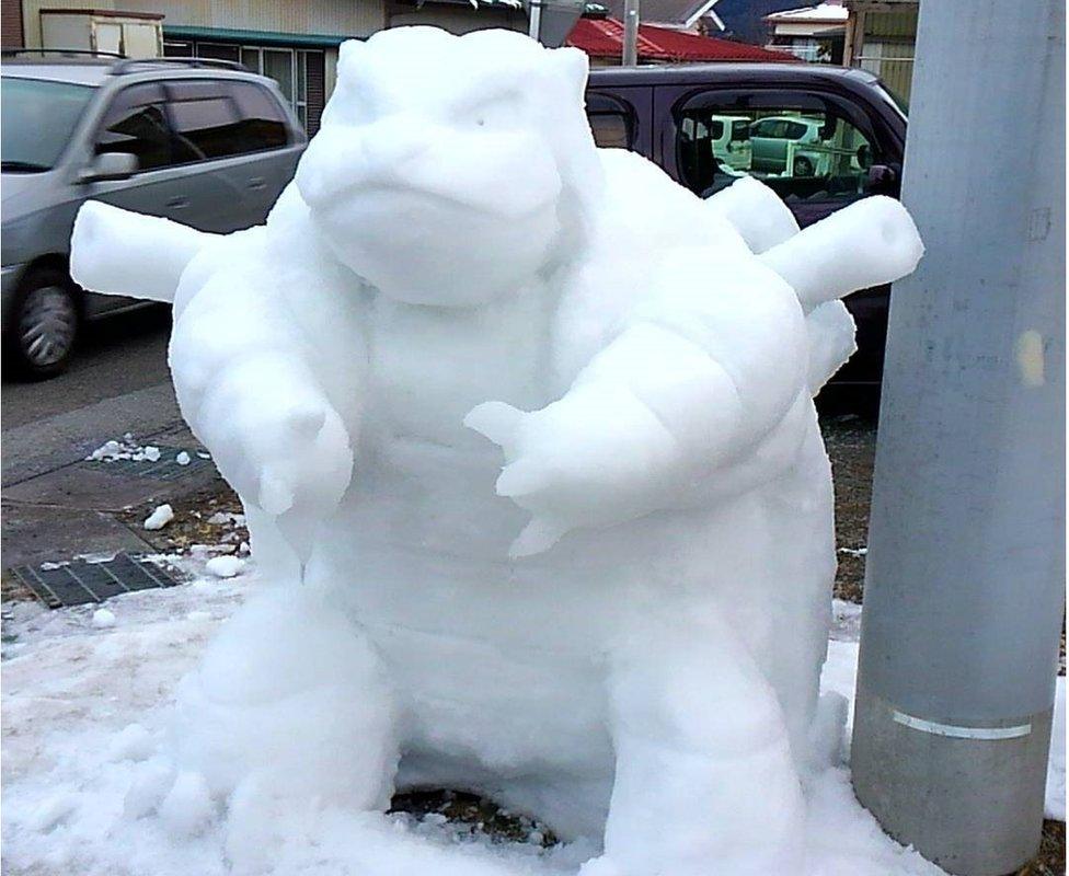 Instagram user kazu.sae's snow creation - a Pokemon Kamex character.