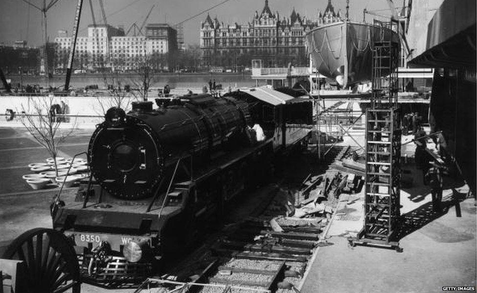 7th April 1951: A locomotive constructed for the Indian Government Railways by the North British Locomotive Company of Glasgow, on show at the Festival of Britain on London's South Bank.