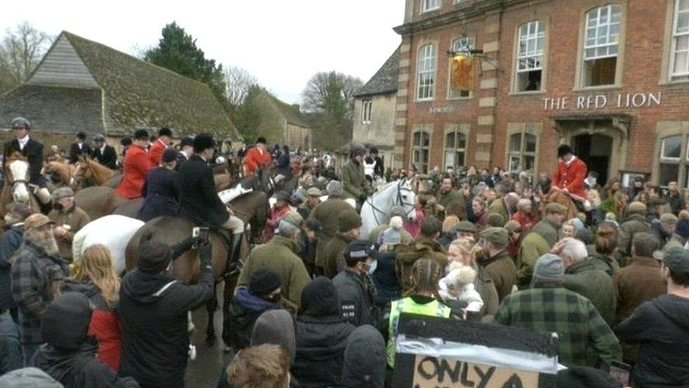 Crowd at Boxing Day hunt