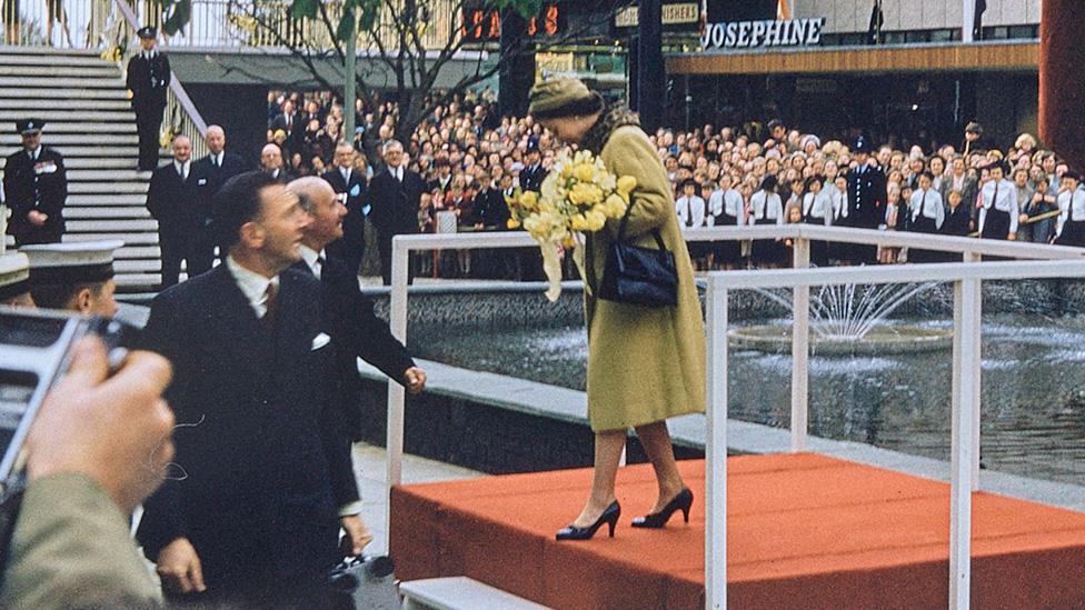 Queen Elizabeth II unveiling a plaque at Stevenage's clock tower