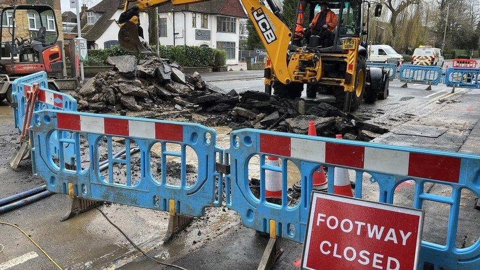 Severn Trent carrying out repairs in London Road, Leicester