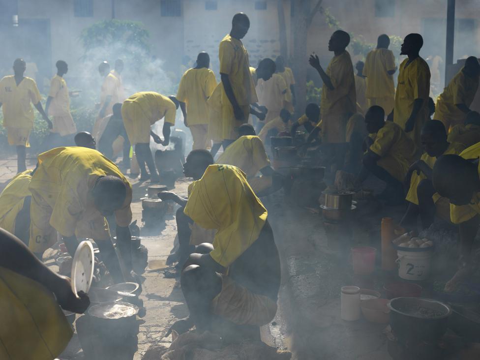 Prisoners cooking in Luzira prison