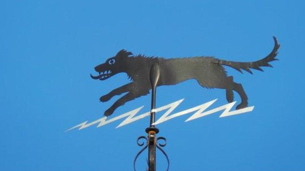 Black Shuck wind vane, Bungay