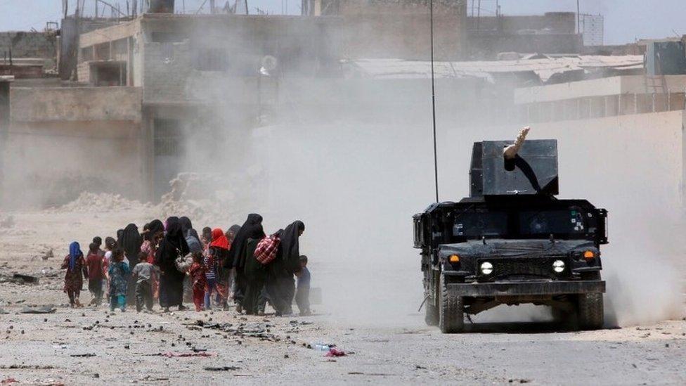 Civilians fleeing from Mosul (20 June 2017)