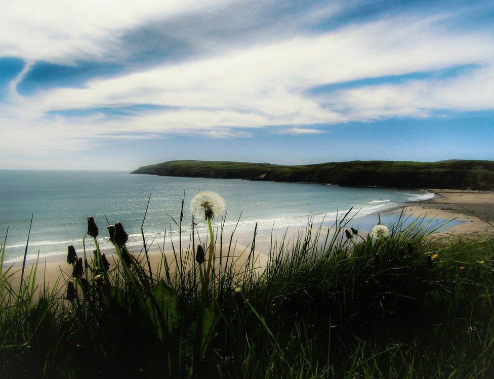 Uwchben traeth Aberdaron