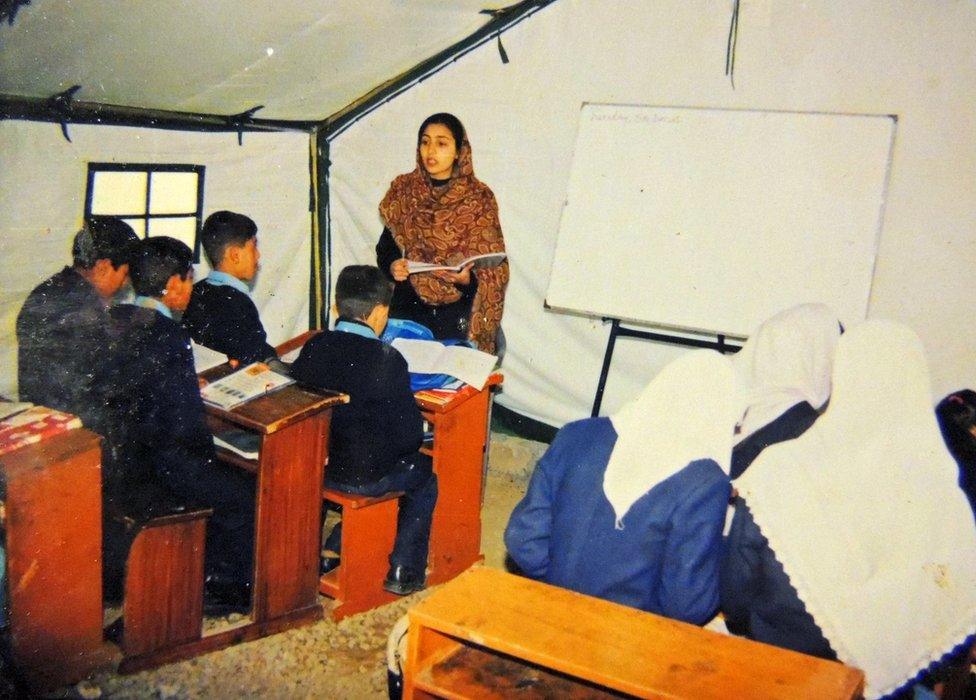 Tabinda teaching at the school in 2005