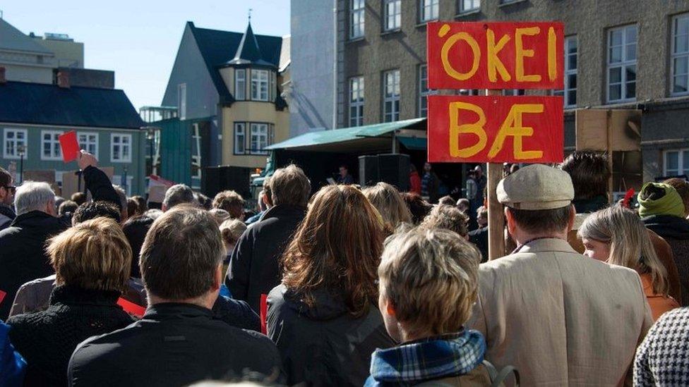 Protest in Iceland over the Panama Papers on 9 April 2016