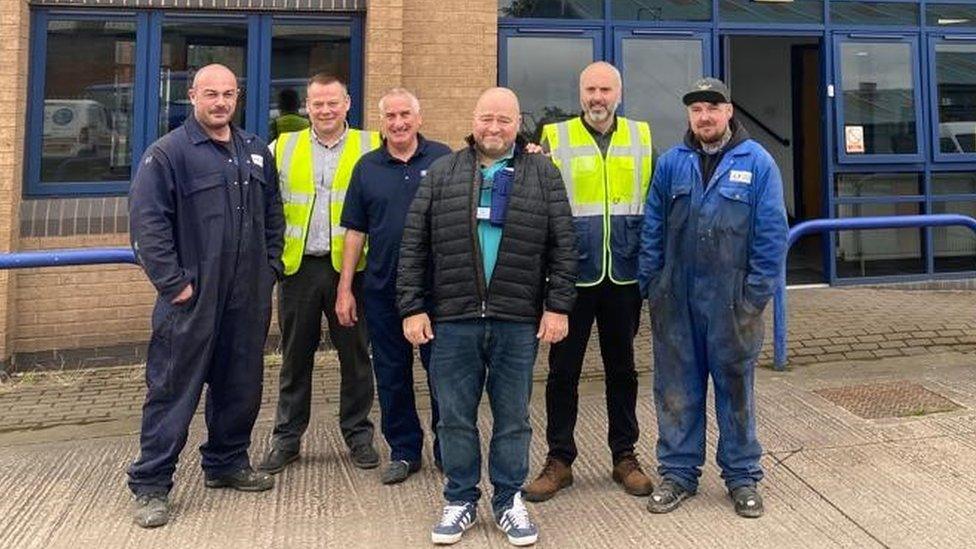 Wayne Centre left to right Andy Brewer, Stuart Beardsmore (Site Manager), Tim Roberts, Lee Farrell and Brad Wilkes.