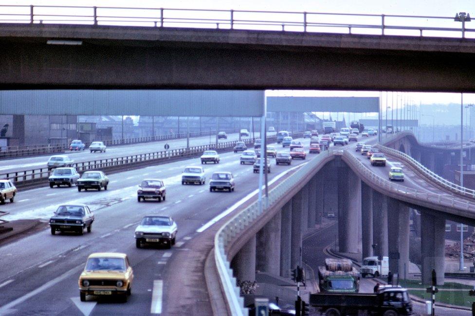 Kingston Bridge shortly after it opened